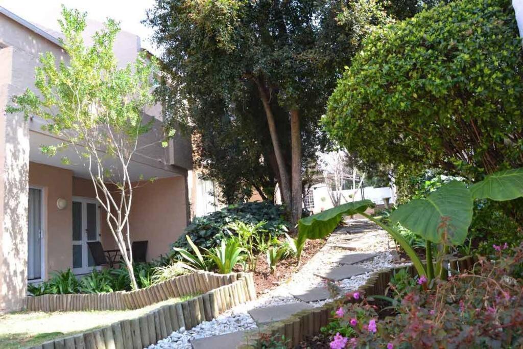 Daisy St -One Bedroom Apartment Johannesburg Ngoại thất bức ảnh