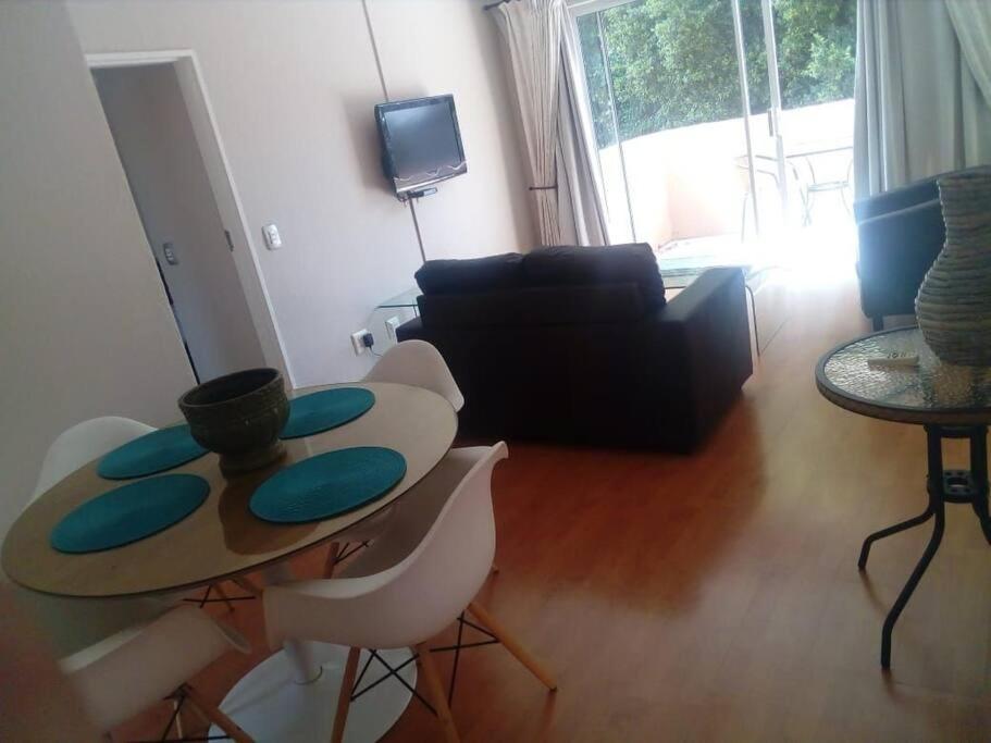 Daisy St -One Bedroom Apartment Johannesburg Ngoại thất bức ảnh